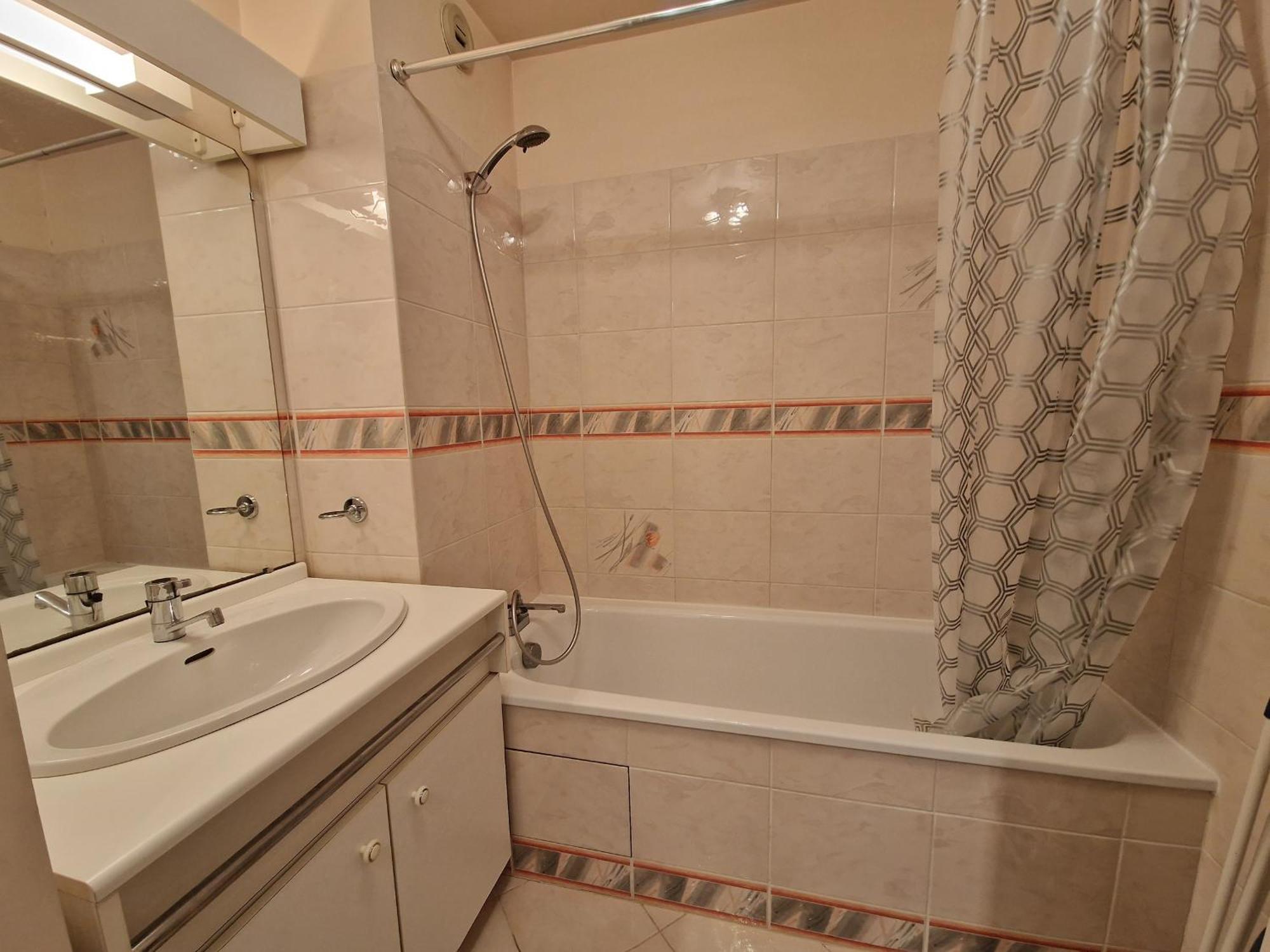 Appartement Avec Piscine, Tennis & Balcon, Centre-Ville Chatelaillon-Plage, 6 Pers, 2 Ch - Fr-1-706-17 Zewnętrze zdjęcie